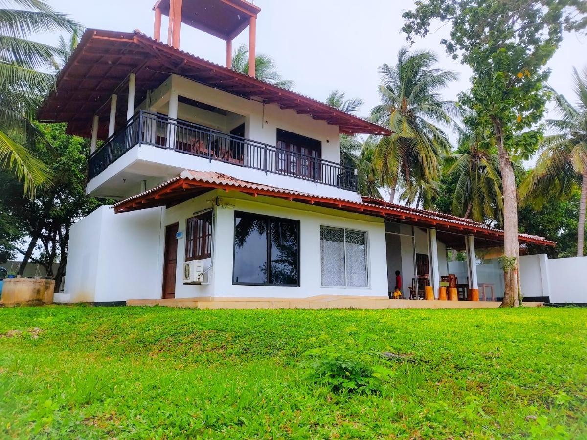 Lake View Cottage Tissamaharama Exterior photo