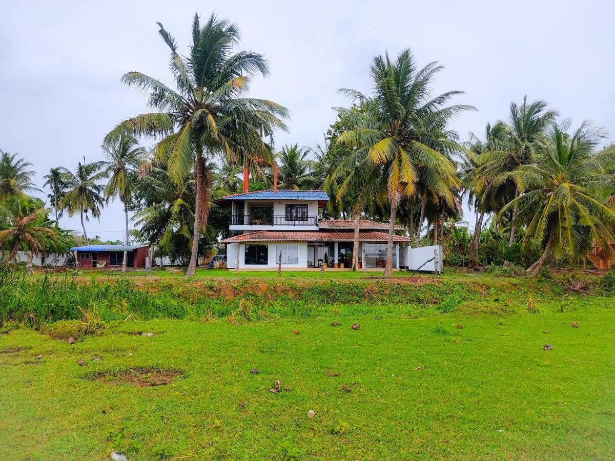 Lake View Cottage Tissamaharama Exterior photo