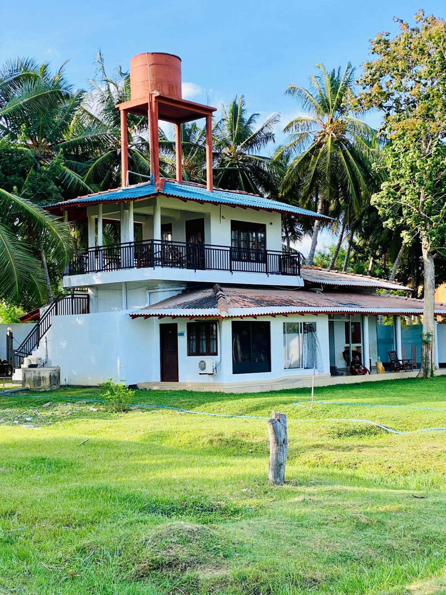 Lake View Cottage Tissamaharama Exterior photo